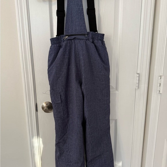 Boys ski bibs weatherproof 32° brand size 7/8 &
10/12 smoke-free home good cond - Picture 12 of 15